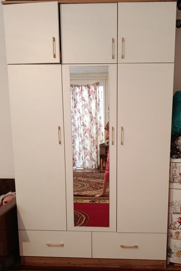 Шкафы для одежды: Шифоньер,12000сом
кузгу 1500