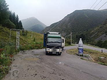 volvo fh 12 тягач: Тягач, Volvo, 2001 г., Тентованный — 3