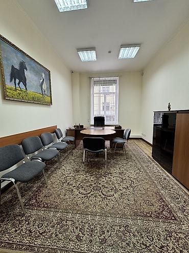 Аренда офисов: Сдаю Офис целиком: 300 м², В жилом комплексе, С ремонтом, Первая линия, С отдельным входом, С отдельным санузлом — 8