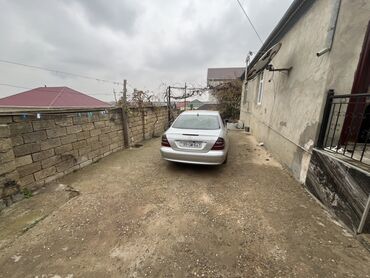 Həyət evləri və villaların satışı: Salam həyət evi satılır 3sotdur evin qupcasıda var. Unvan digah — 5