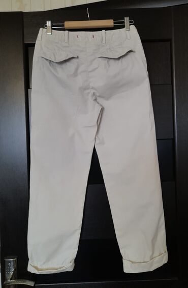 Əlcəklər: Zara chino şalvar. etiketinde 32 razmerdir ama kiçik dar model deyil — 20