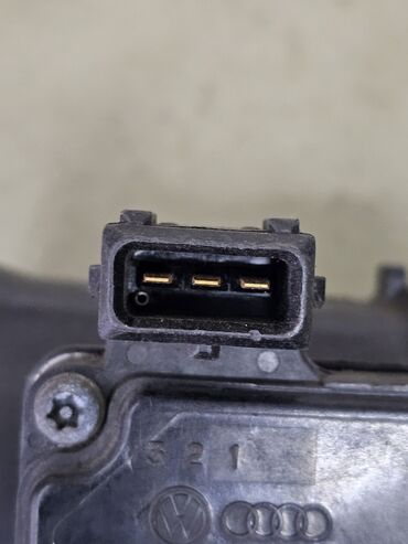 Датчики, сенсоры, предохранители: Расходомер Volkswagen 1998 г., Б/у, Оригинал, Германия — 2