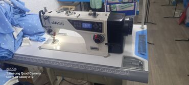 Промышленные швейные машинки: Срочна сатылат автомат машинка 2шт 35000 сом арзан баада алып