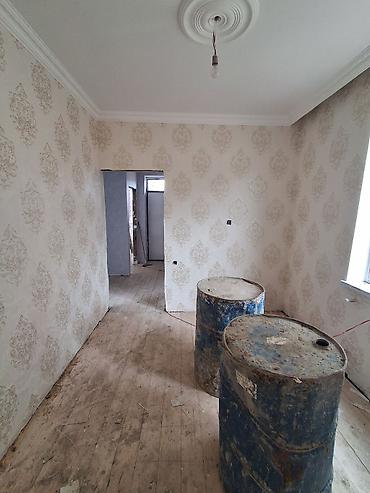 Həyət evləri və villaların satışı: Satılır: həyət evi Ümumi təsvir: - Bir mərtəbəli həyət evi, girişdə — 5