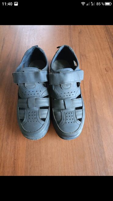 обувь для мальчиков: Продам детскую школьную обувь на мальчика в хорошем состоянии 35
