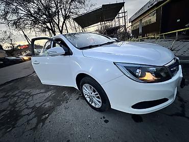 BYD: BYD E5: 2019 г., Электромобиль, Седан — 4