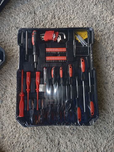 Avtoservis avadanlıqları: İki dirəkli avtomobil qaldıranı (Double Post Lift) Model: UE-2P4T — 8