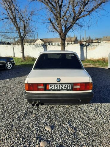 машина гест: BMW 3 series: 1988 г., 2 л, Механика, Бензин, Седан