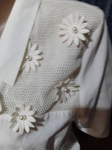 Bluze: Ženska košulja/bluza Dorette – bela - Model: kratki rukavi, rever — 8