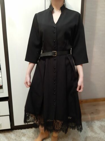 платье лапша с пуговицами: Черное платье 44-46 размера Французская длина Пуговицы рабочие, можно