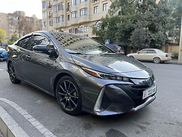 saf: Toyota Prius: 2018 г., 1.8 л, Автомат, Гибрид, Хэтчбэк — 2