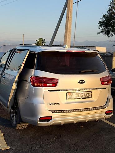kia carnival 2018: Kia Carnival: 2018 г., 2.2 л, Автомат, Дизель, Минивэн — 5