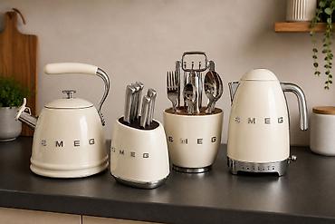 smeg: Набор кухонной техники и аксессуаров Smeg в цвете крем (ретро-стиль — 1