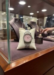 Ručni satovi: Cena:2500din
(Bez kutije) — 17