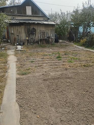 продаю дом с участком кызыл аскер: 3 комнаты, 70 м², 6 соток, Бишкек, Кызыл Аскер Собственник — 7