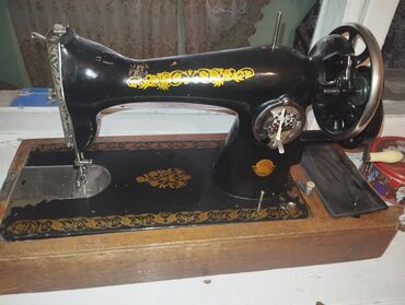 Швейные машины: Швейная машина Ручной