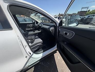 Другой электротранспорт: Электромобиль кроссовер (белый), современный дизайн с узкими ДХО и — 6