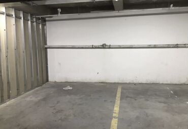 подземный паркинг: Сдается в аренду помещение под склад!!! 40 кв в подземном паркинге по