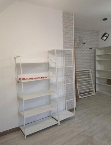 Prodavnice: Izdaje se lokal u centru Pančeva, na prometnoj lokaciji, u blizini — 12
