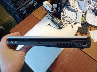 Fujitsu: Intel Celeron, 2 GB OZU, 15.4 " na lalafo.rs — 9 Fujitsu: Intel Celeron, 2 GB OZU, 15.4 " — 9