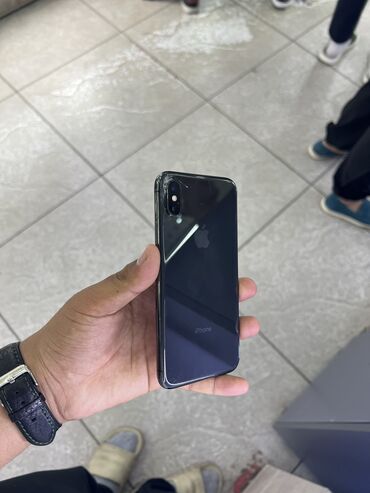 Apple iPhone: IPhone X, Б/у, 64 ГБ, Черный, 77 %