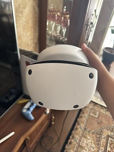 ps5 oyunu: Məhsul: PlayStation VR2 virtual reallıq başlığı və Sense nəzarətçiləri — 1