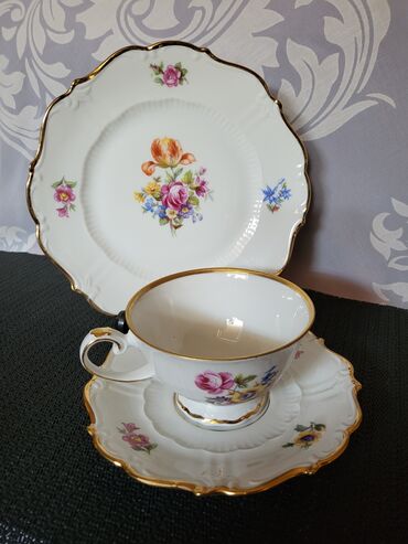 Ostali antikviteti: Set trodelni Reuchenbach porcelan Nemacka 1968g+. Set je na lalafo.rs — 2 Ostali antikviteti: Set trodelni Reuchenbach porcelan Nemacka 1968g+. Set je — 2