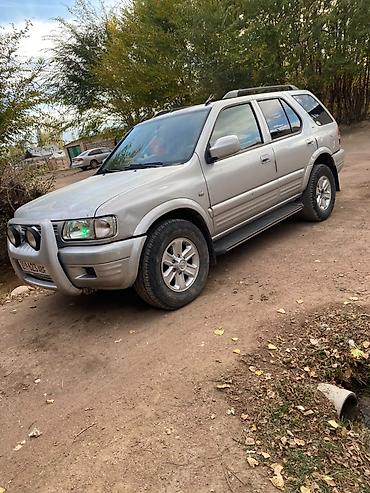 range rover 2002: Продаётся рамный внедорожник 5‑дверный, серебристый цвет, 4x4. Кузов — 2