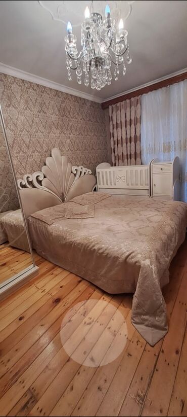 işlenmiş matras: Taxt satılır 120₼. Yaxşı vəziyyətdədir. Matrası var.Ünvan Sumqayıt