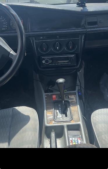 kia servis ehtiyat hisseleri: Mercedes-Benz 190 (W201) sedan - Kuzov: qara rəng, klassik 190 — 1