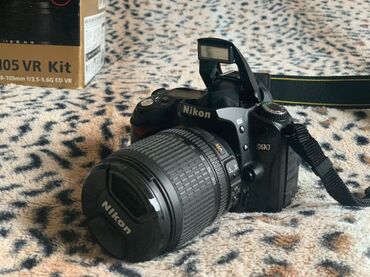 nikon 7500: Nikon D90. teze aparatdan ferqlenmir. hobbi ucun alinib, istifade