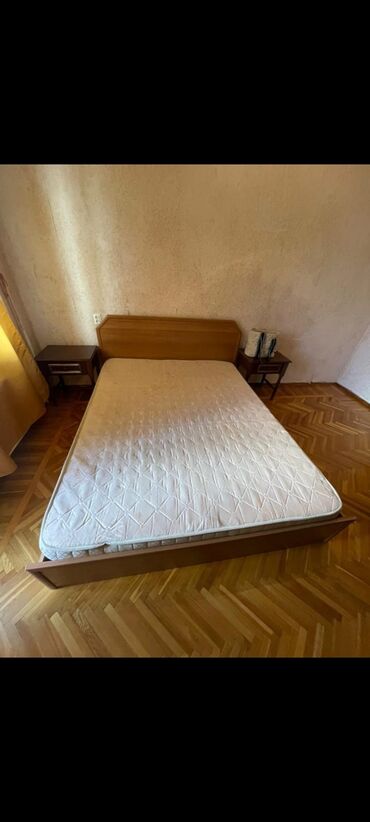 кровать двуспальная: İşlənmiş, İkinəfərlik çarpayı