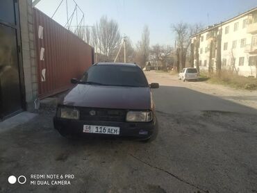 Volkswagen: Volkswagen Passat: 1991 г., 1.8 л, Механика, Бензин, Универсал