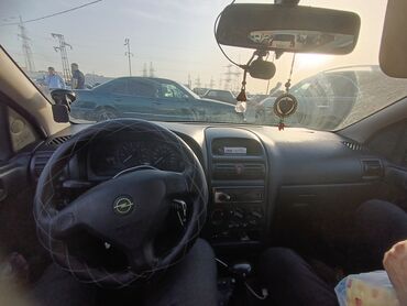 opel frontero: Opel Astra: 1.6 l | 1998 il | 35850 km Hetçbek