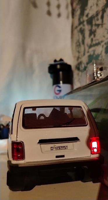 ağ baliq: RC model avtomobil – LADA Niva (1:24 təxmini miqyas) - Korpus: ağ — 1