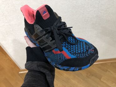 43 razmer: Adidas orginal 43 razmer 
300 manata alinib