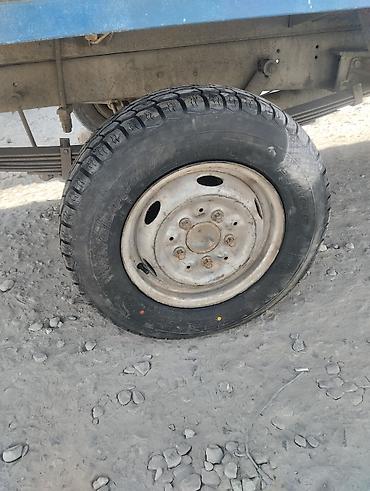 Транспорт: Легкий бортовой грузовик синего цвета. сапог грузовой 7 мест мост — 1