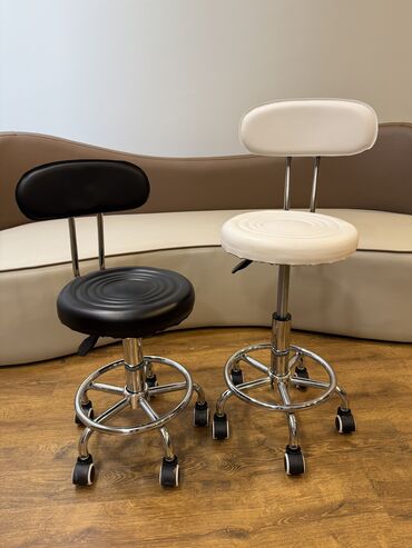 Ofis və oyun kresloları: Təkərli, Qolları tənzimlənir, Süni dəri — 14