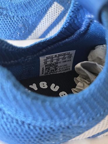 velicima: Adidas Bubblecomfy I dečije patikice u plavoj boji sa belim Adidas — 3