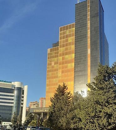 ferma is: В центре города рядом с Центр банком За 28 Молл, Консерваторией — 6