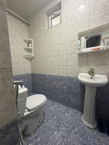 bakı ucuz kiraye evler: Teze Corat 6 cı mkr Mescıde yaxın yerde yerlewır. 2 otaqdı. eşyalı — 2