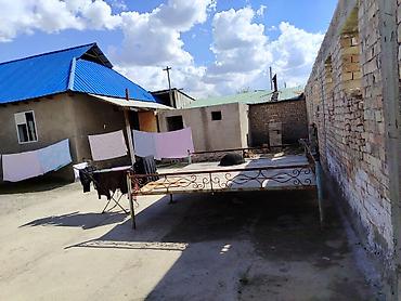 Продажа коттеджей и домов: Продаётся частный дом с большим внутренним двором и хозяйственными — 2