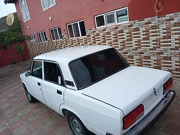 masin ucun breloklar: VAZ 2107, ağ rəng, sedan kuzov. Klassik arxa ötürücülü platforma və — 3