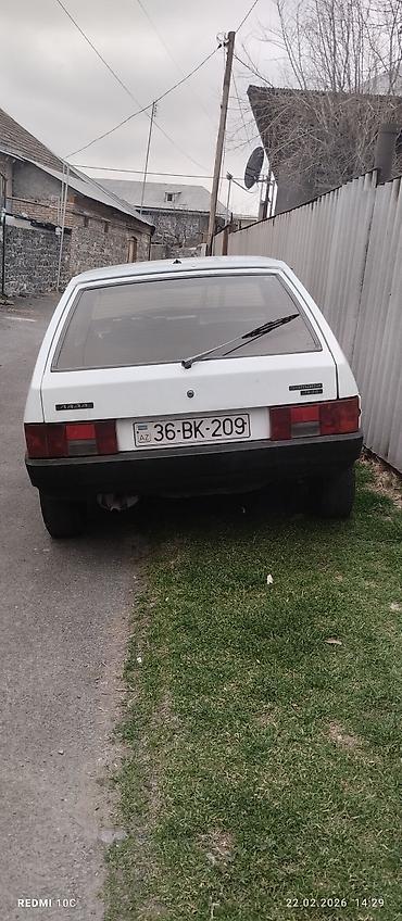 VAZ (LADA): Model: LADA Samara 2108, ağ rəng, hetçbek gövdə. Mühərrik və ötürmə — 2