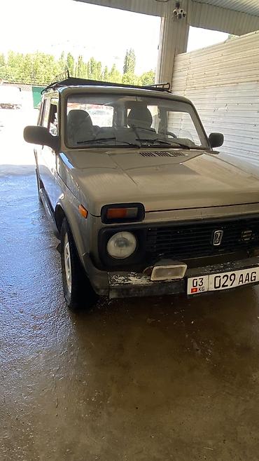 сиз 82 1: ВАЗ (ЛАДА) 2121 (4x4): 2003 г., 1.6 л, Кол менен иштөөчү, Бензин, Жол тандабас — 3