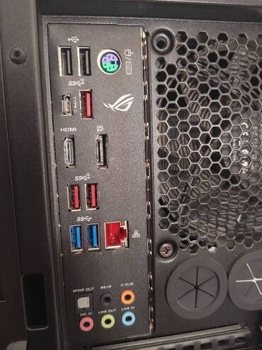 Desktop računari i radne stanice: Gejmer/ Intel i7 8700/16GB DDR4/SSD M2/ RTX 2060 8GB Prodajem moj — 14