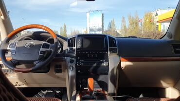 Toyota: Toyota Land Cruiser: 2012 г., 4.6 л, Автомат, Бензин, Внедорожник — 7