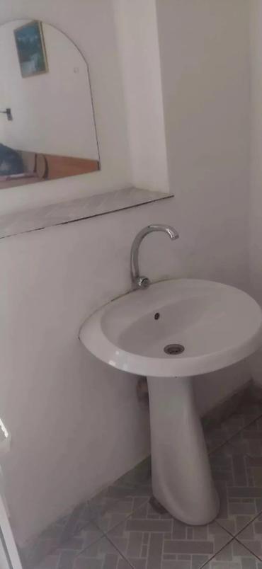 Daşınmaz əmlak: Ağ şəhərə yaxindir su qaz i̇şiq qi̇yməti̇n i̇çi̇ndədi̇r wi̇-fi̇ var — 7