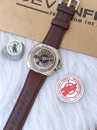 sederek saat: Yeni, Qol saatı, Sevenfriday