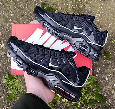 patike za more: Nike TN patike u crnoj boji sa sivim i belim detaljima. Model je — 2